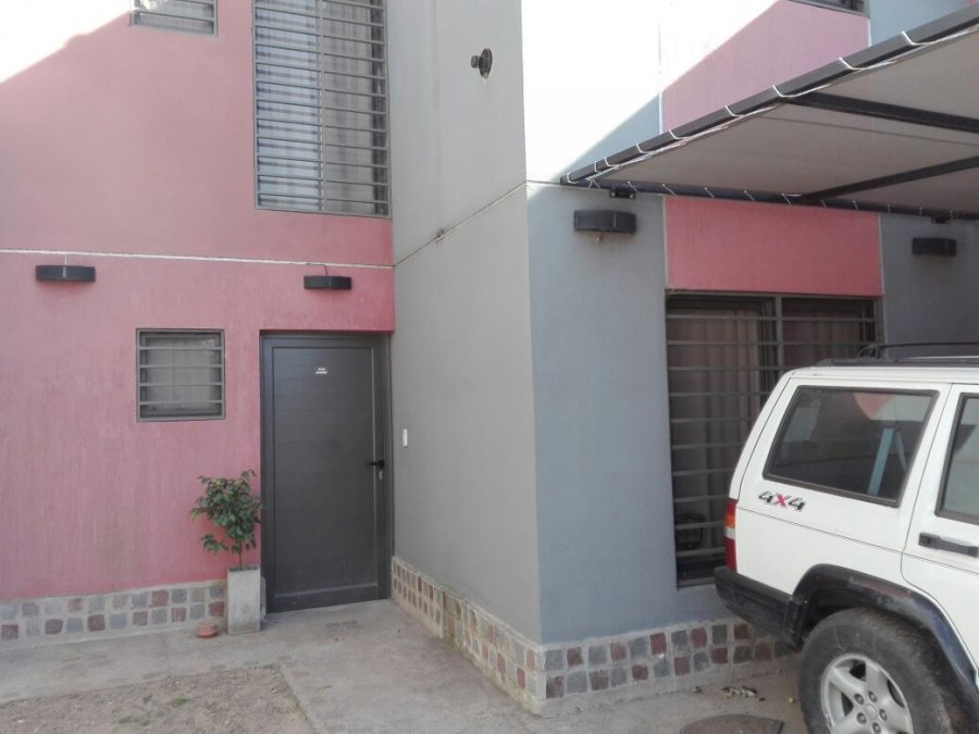 EXCELENTE DUPLEX EN NUEVO JARDIN