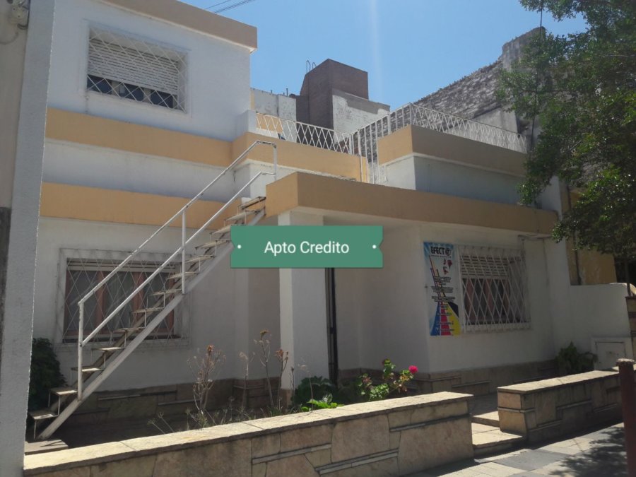 VENDO  CASA EN ALBERDI CONTADO O APTA CREDITO  CALLE DR SILVESTRE REMONDA 100