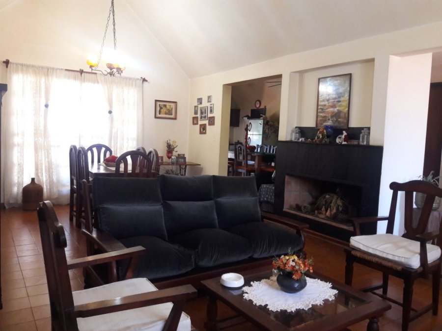 VENDO EXCELENTE PROPIEDAD EN BARRIO URCA APTA CREDITO